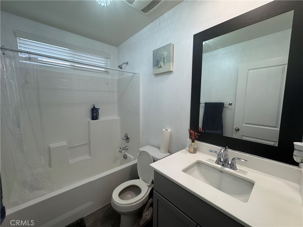 11742 Connell Property Photo 21