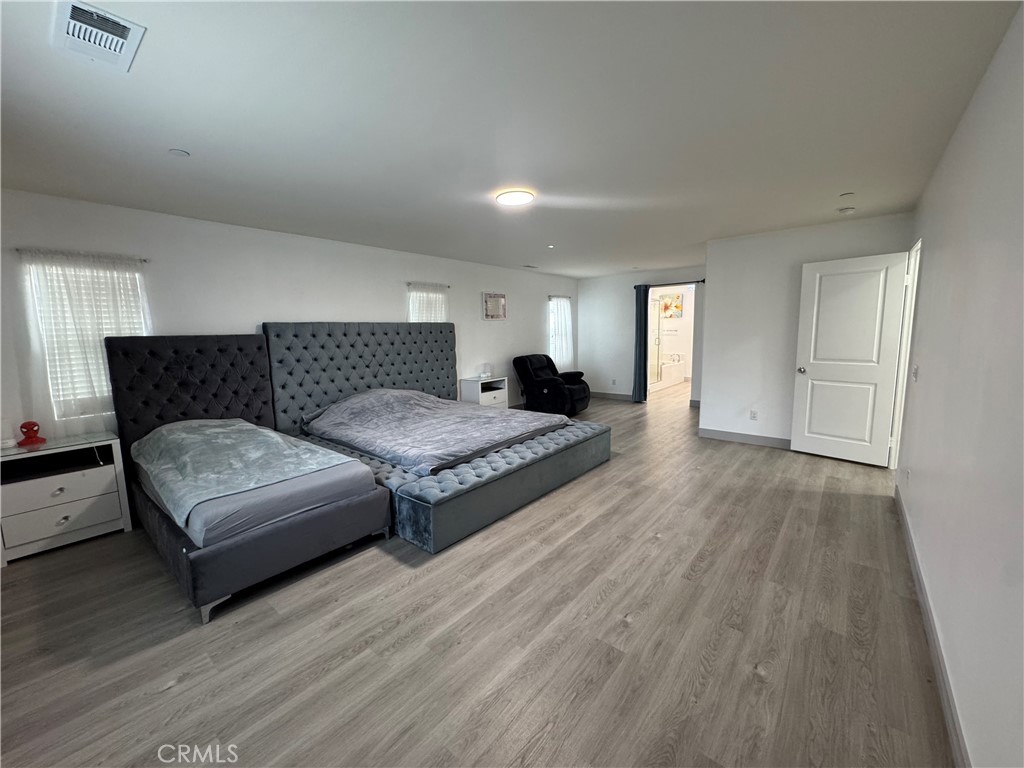 11742 Connell Property Photo 33
