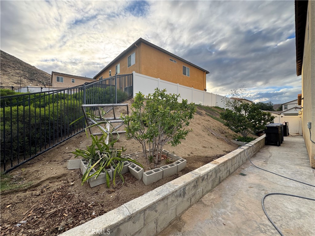 11742 Connell Property Photo 43