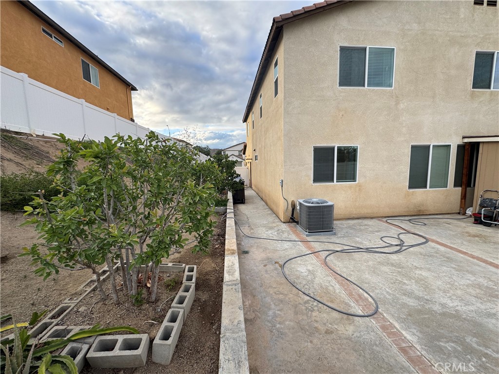 11742 Connell Property Photo 46