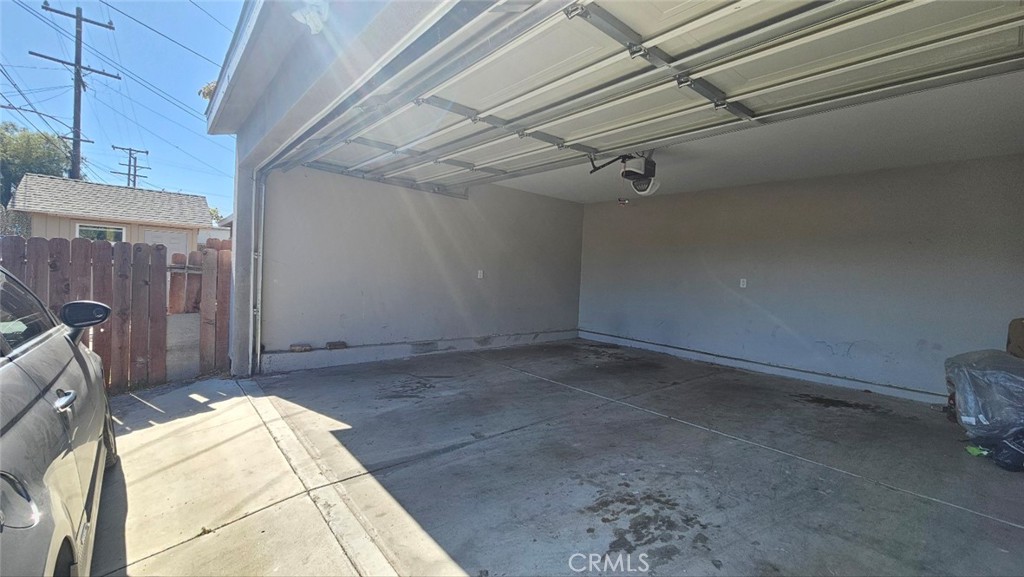 1536 E 87th Property Photo 21