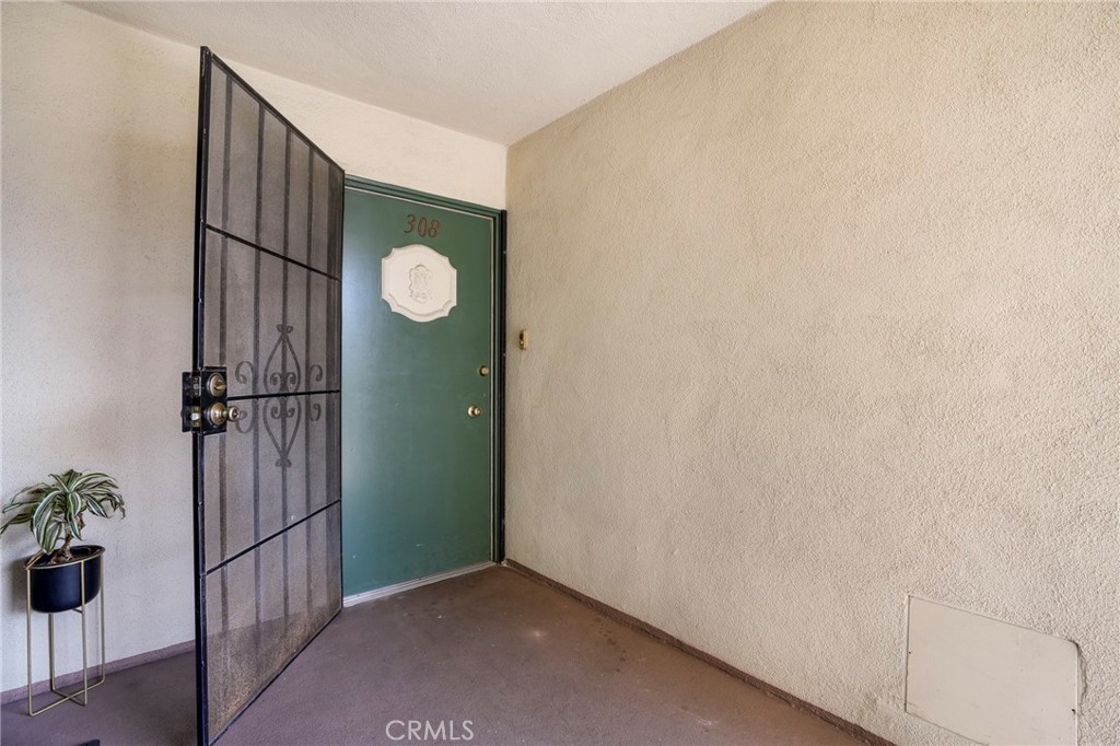 1187 E 3rd 308 Property Photo 5