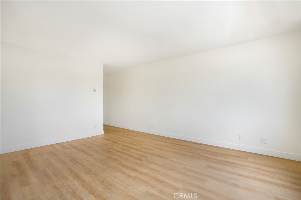 1187 E 3rd 308 Property Photo 14