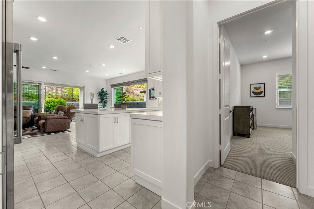 405 Sunrise Property Photo 24
