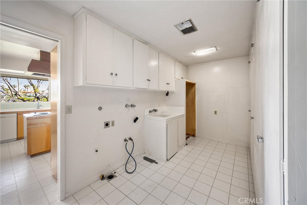 8780 Hillcrest Road Property Photo 42