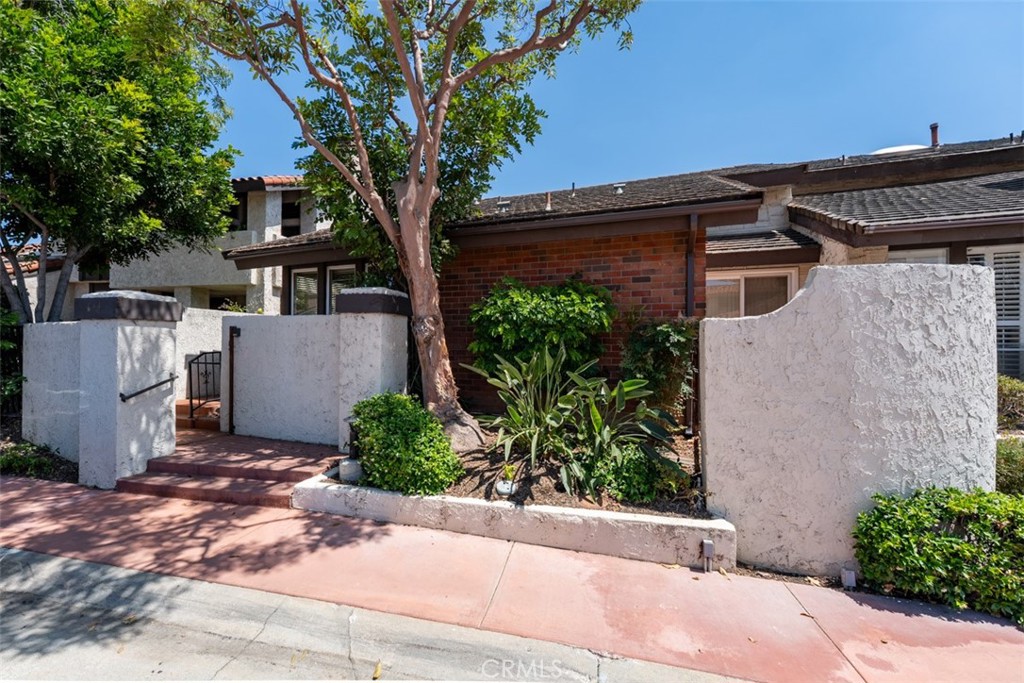 644 Avery Property Photo 1