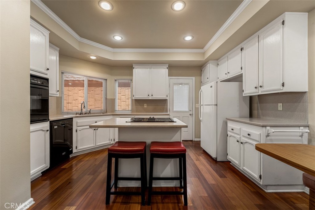 644 Avery Property Photo 32