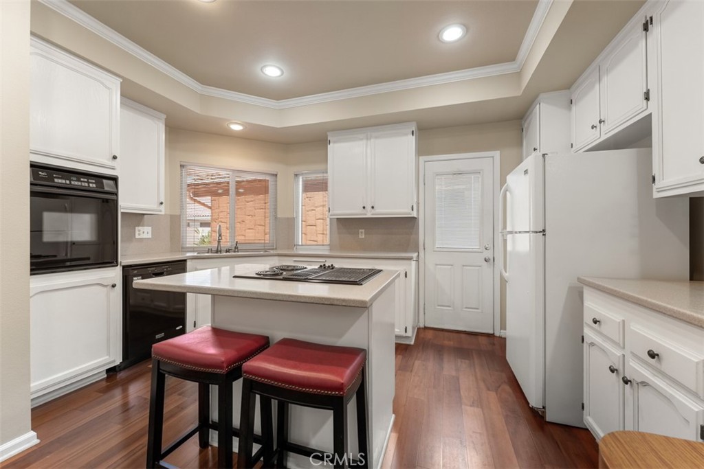 644 Avery Property Photo 33