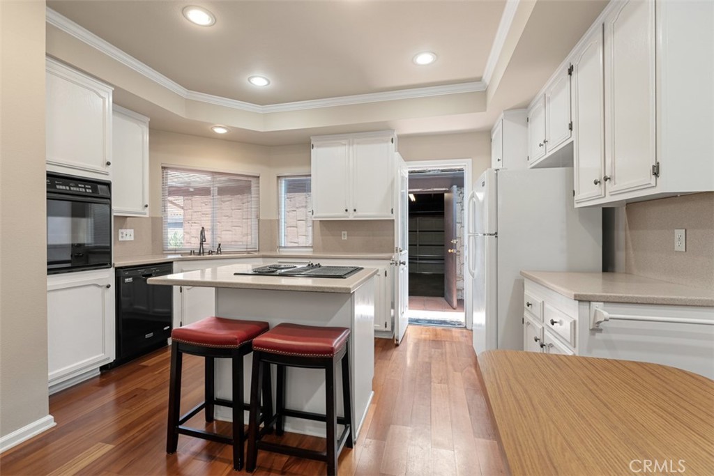644 Avery Property Photo 38