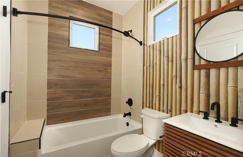 4537 St Elmo Property Photo 8