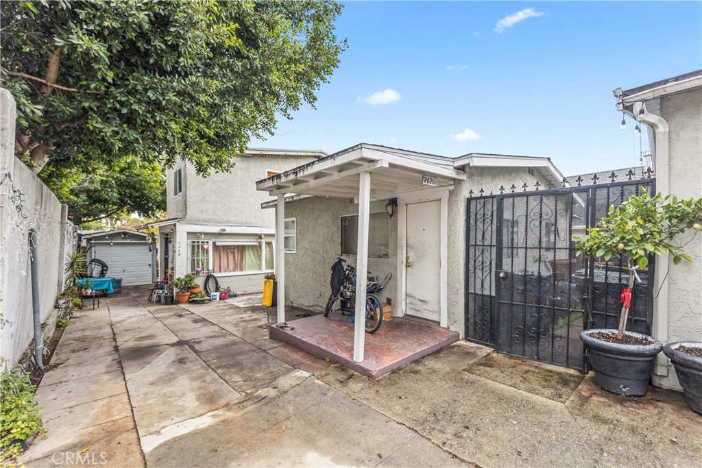 2424 West Property Photo 4