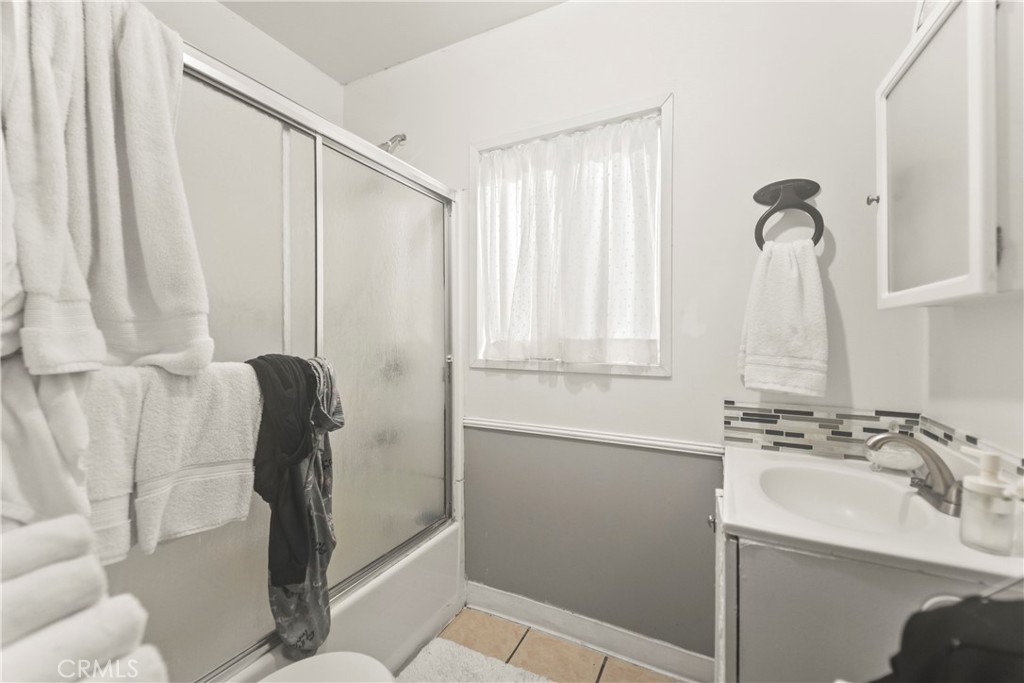 2424 West Property Photo 8
