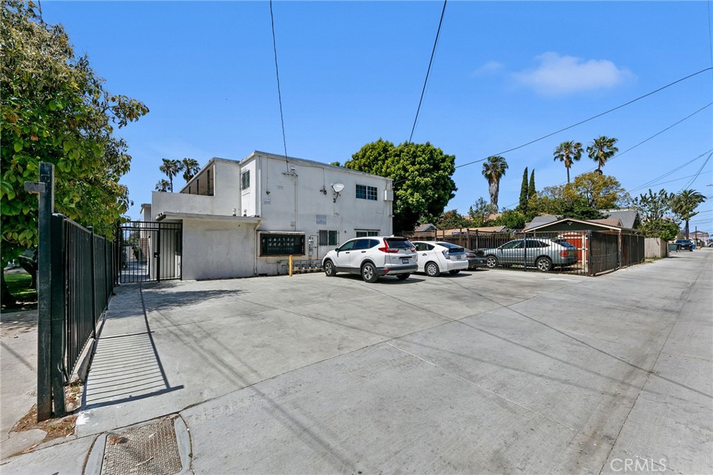1070 Chestnut Property Photo 14