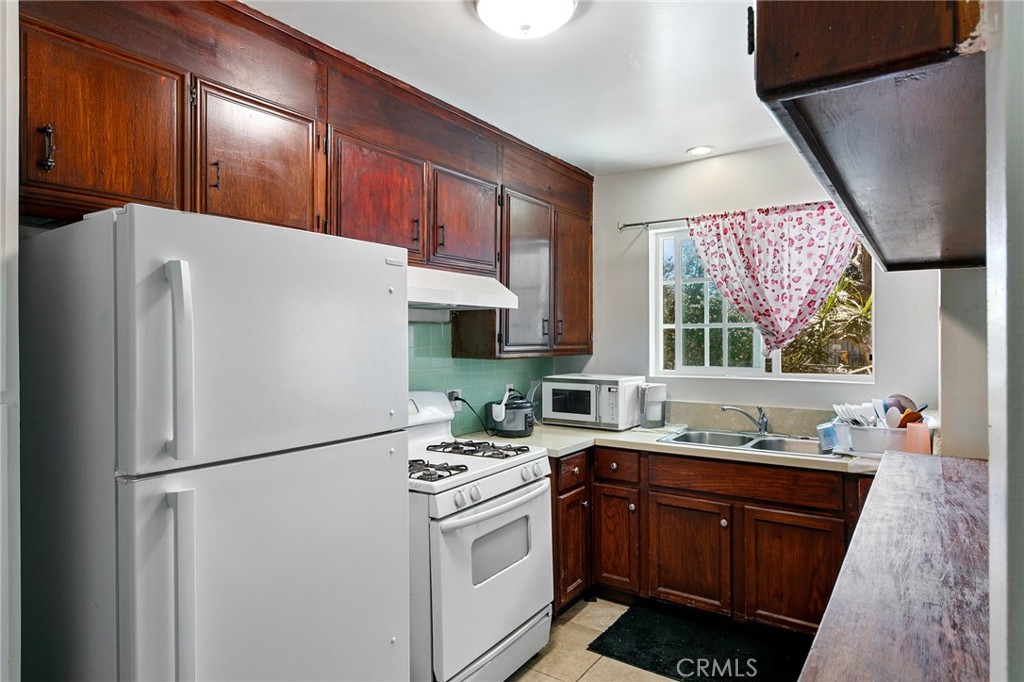 1070 Chestnut Property Photo 30