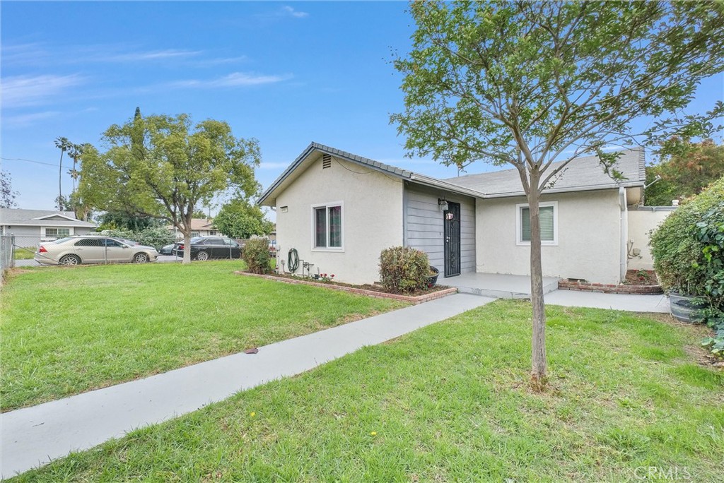 4997 Hollyhock Property Photo 1