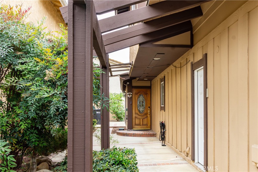 1492 Downing Court Property Photo 3