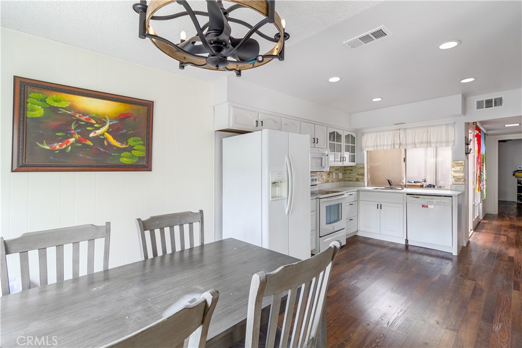1492 Downing Court Property Photo 10