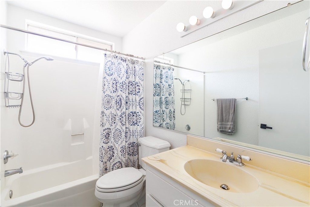1492 Downing Court Property Photo 15