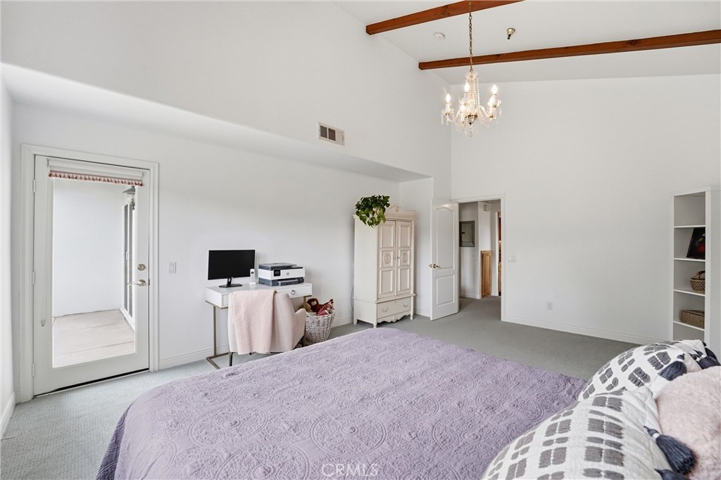 270 Flowerfield Property Photo 34