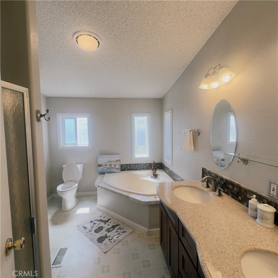 35 Maple Via Property Photo 12