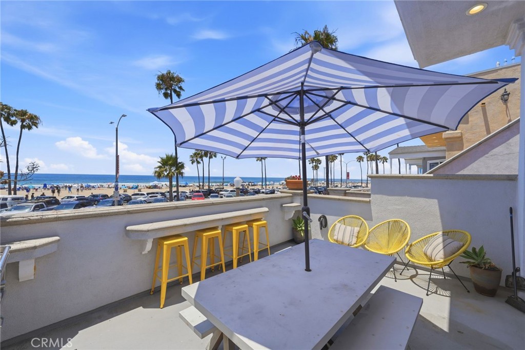 2202 W Oceanfront Property Photo 1