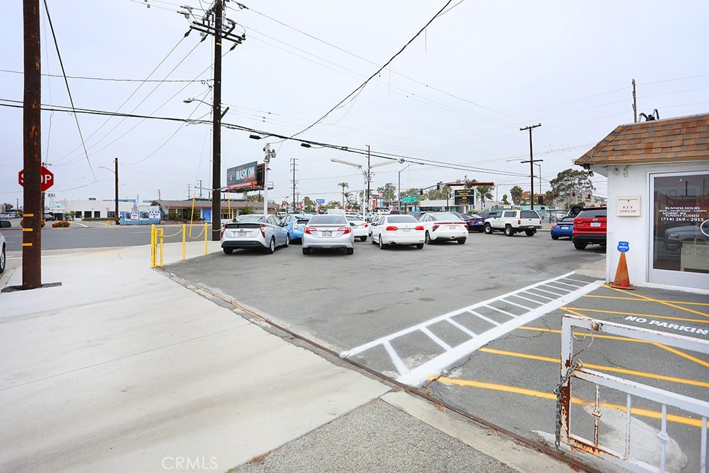 8041 Bolsa Property Photo 4