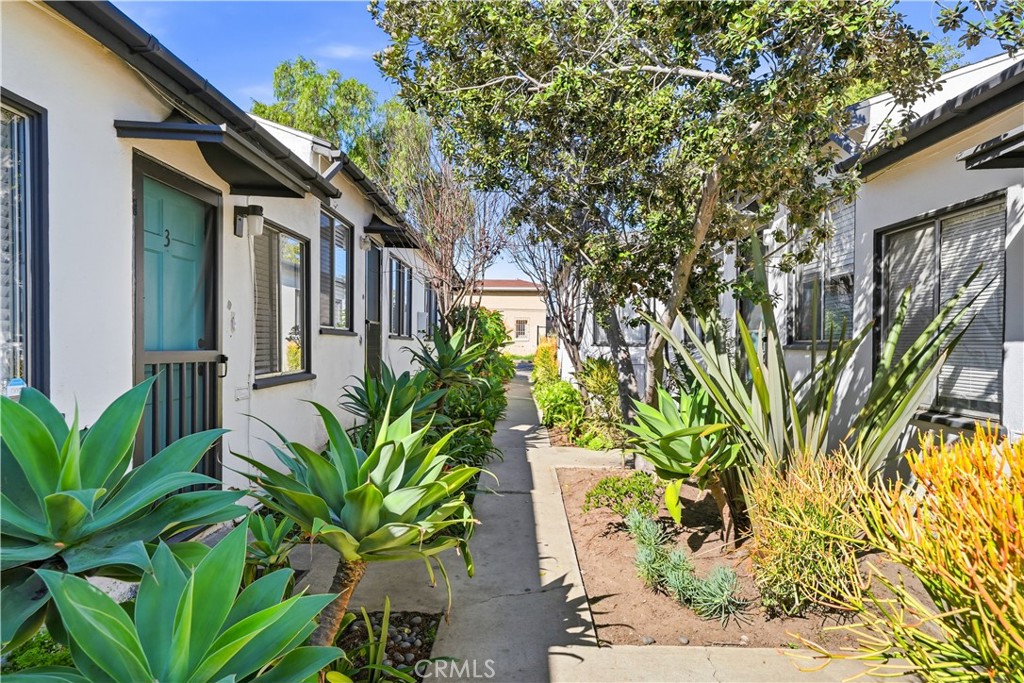 924 Termino Avenue Property Photo 6