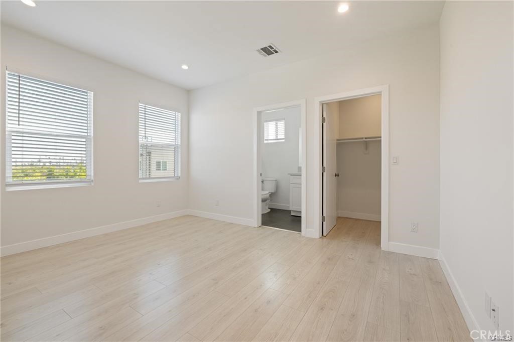 1143 1/2 Irolo St Property Photo 7