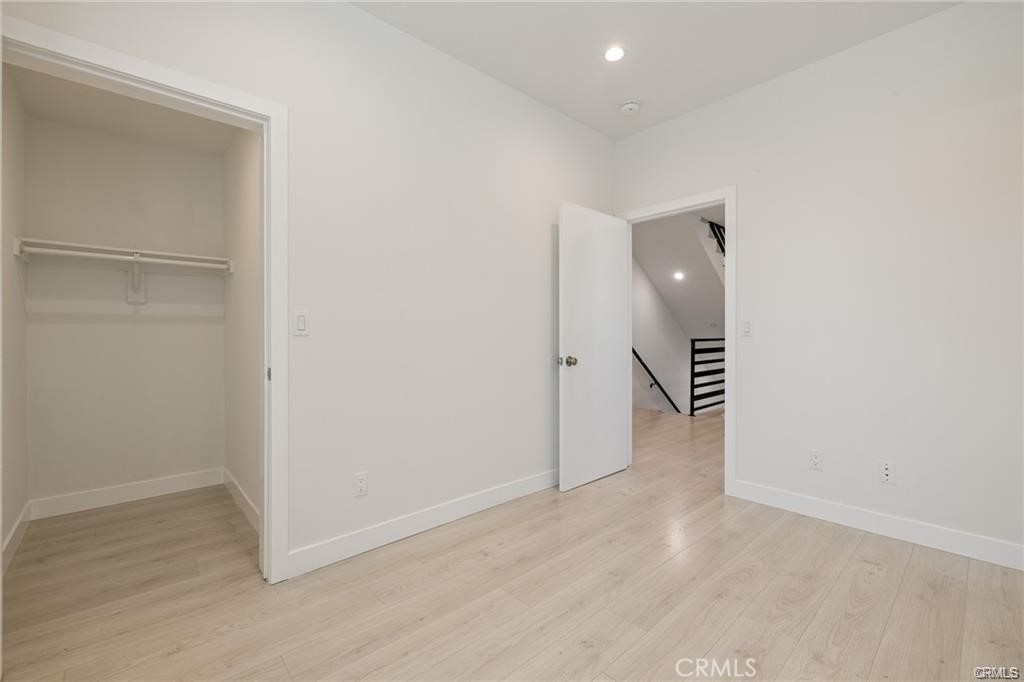 1143 1/2 Irolo St Property Photo 8