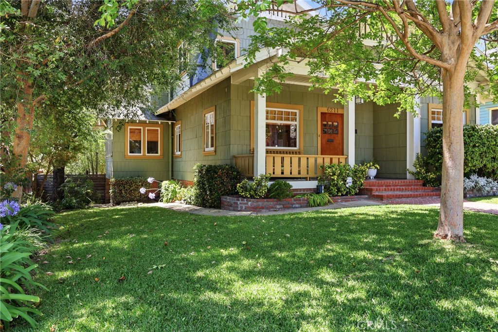 6211 Washington Avenue Property Photo 1