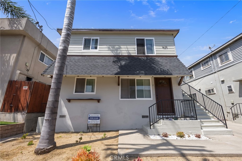 1629 E Maple Property Photo 4