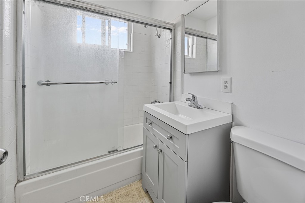 1629 E Maple Property Photo 18