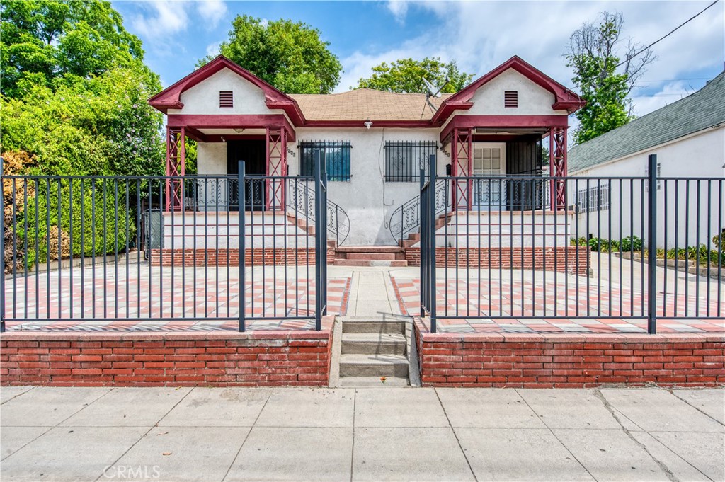 2644 Glendale Boulevard Property Photo 1