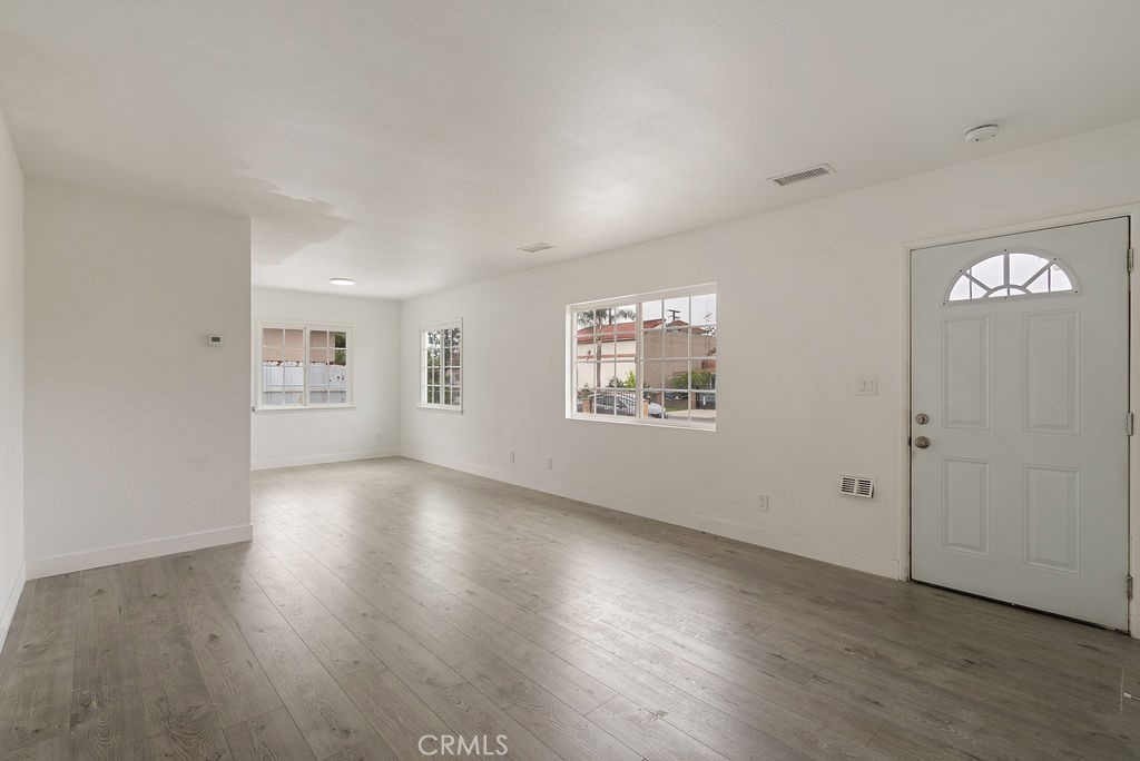 11583 Embree Property Photo 4