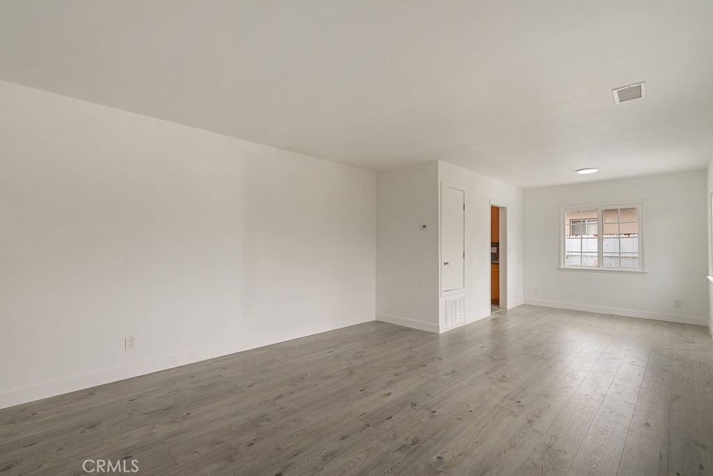 11583 Embree Property Photo 5