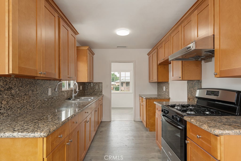 11583 Embree Property Photo 7