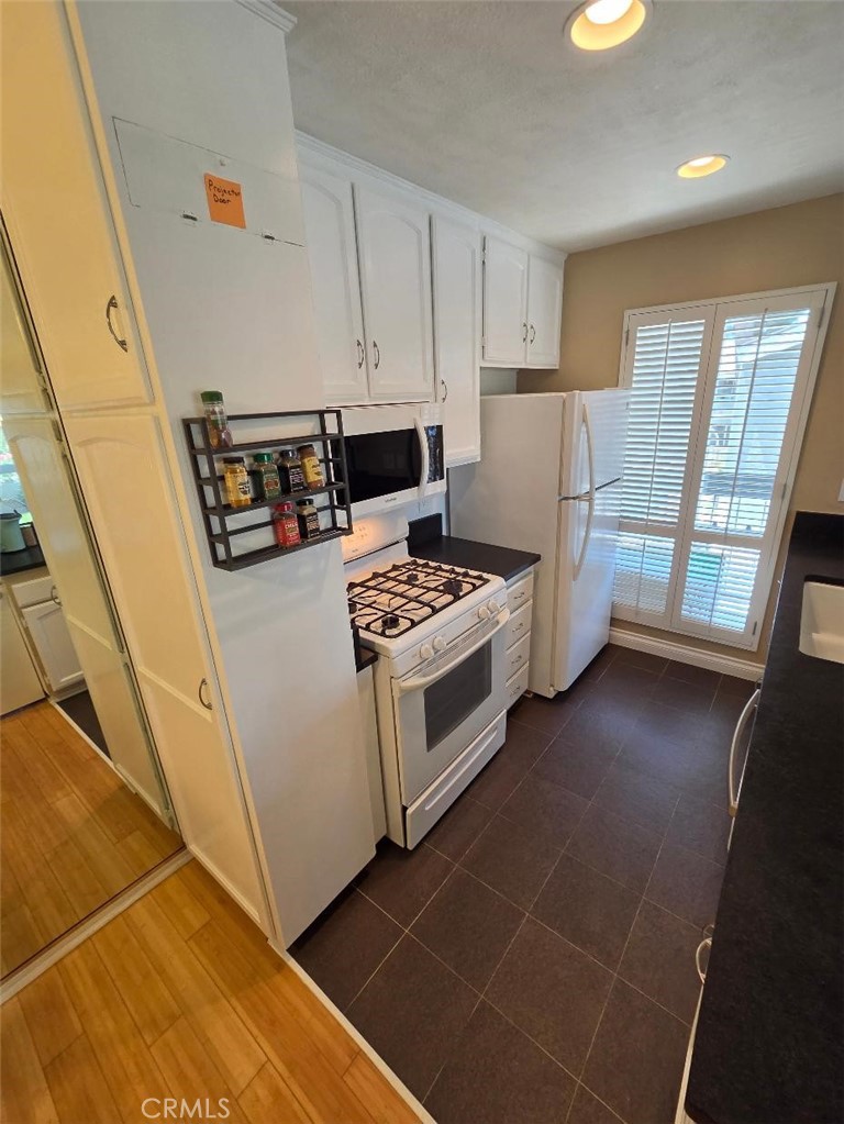 2867 S Fairview F Property Photo 6