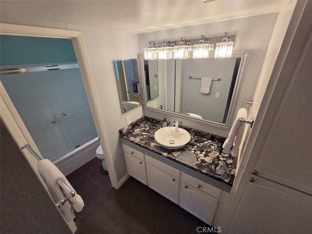2867 S Fairview F Property Photo 15