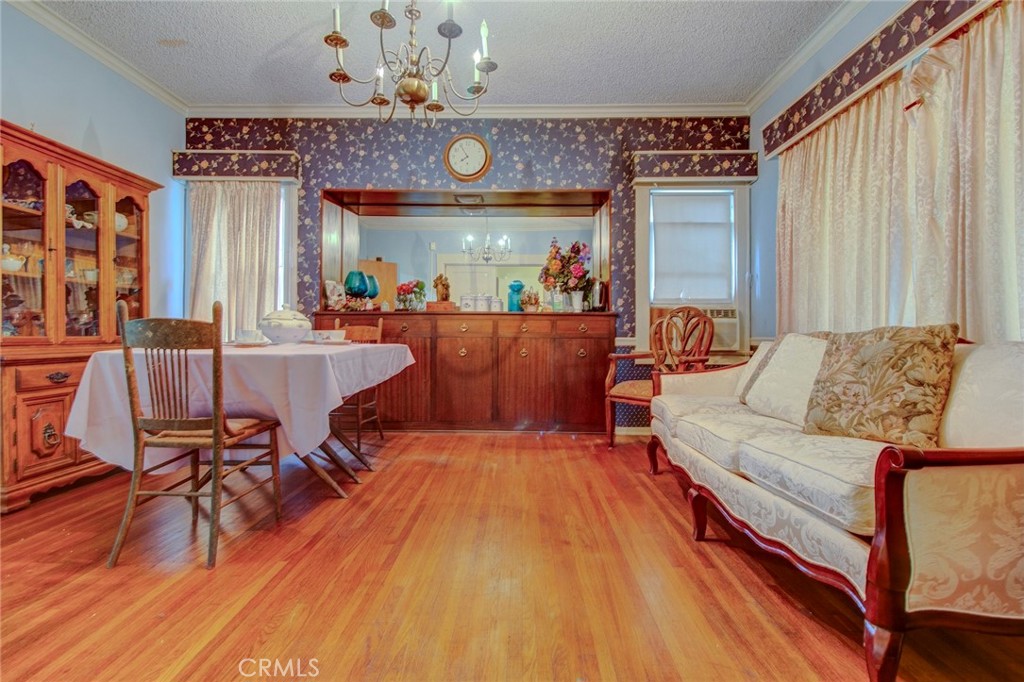 306 S Birch Property Photo 4