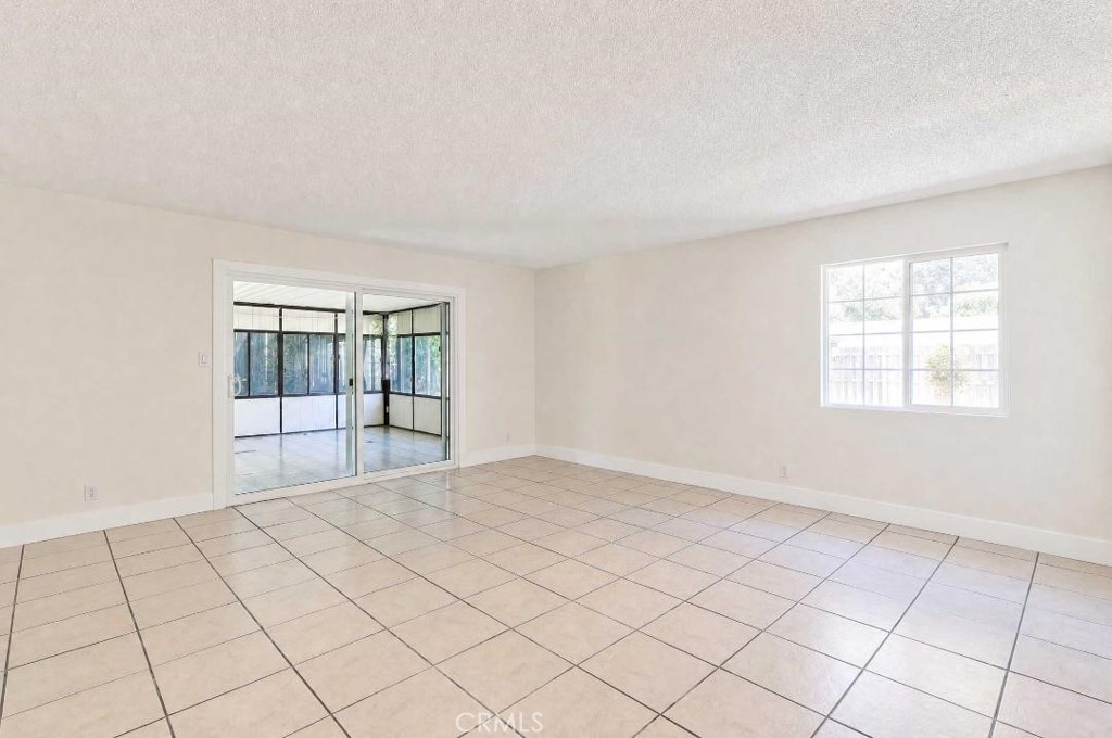 2813 W Brook Property Photo 10
