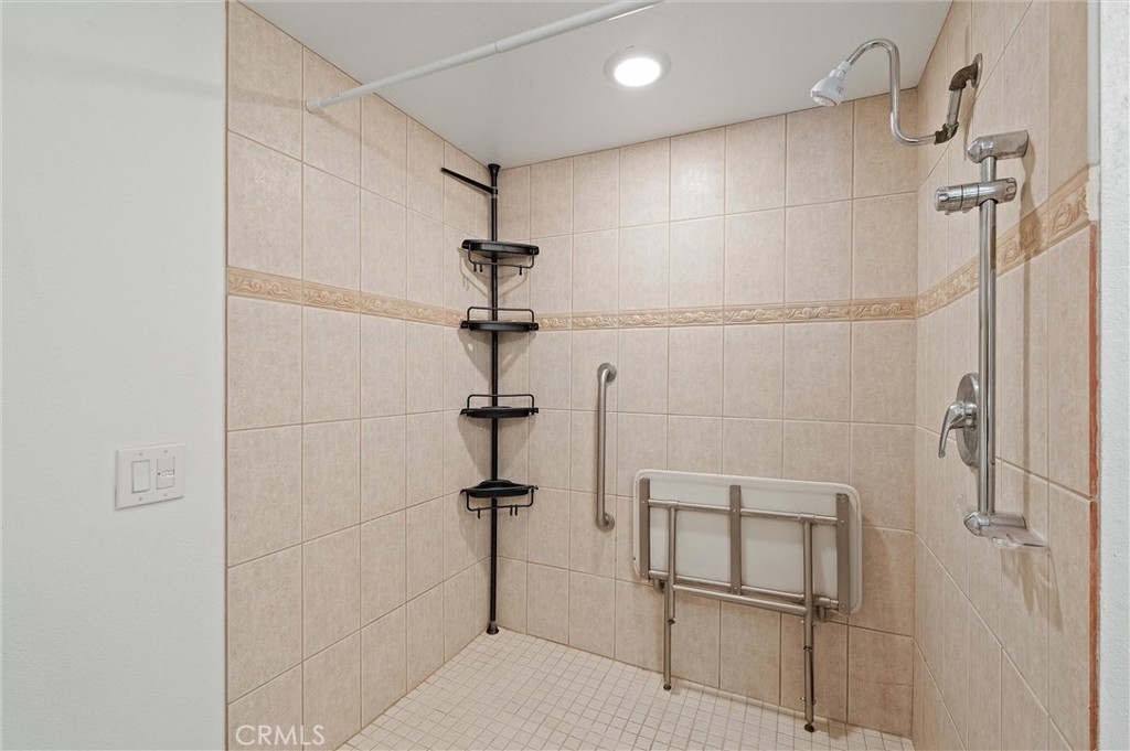 372 Carroll E 201 Property Photo 14