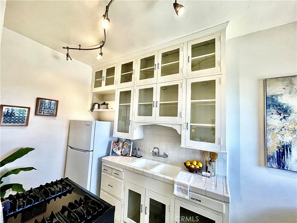 1030 E Ocean 703 Property Photo 18