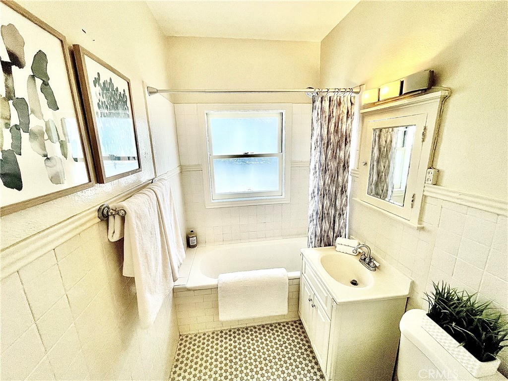 1030 E Ocean 703 Property Photo 22
