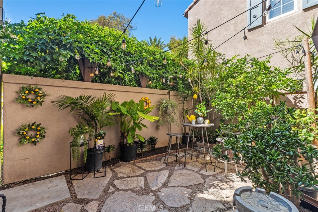 80 Great Lawn Property Photo 1