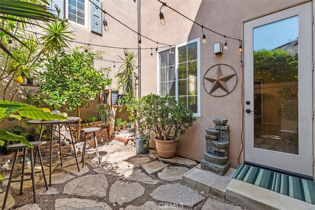 80 Great Lawn Property Photo 3