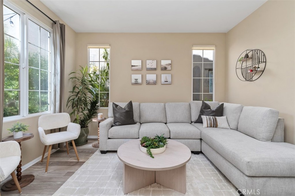 80 Great Lawn Property Photo 7