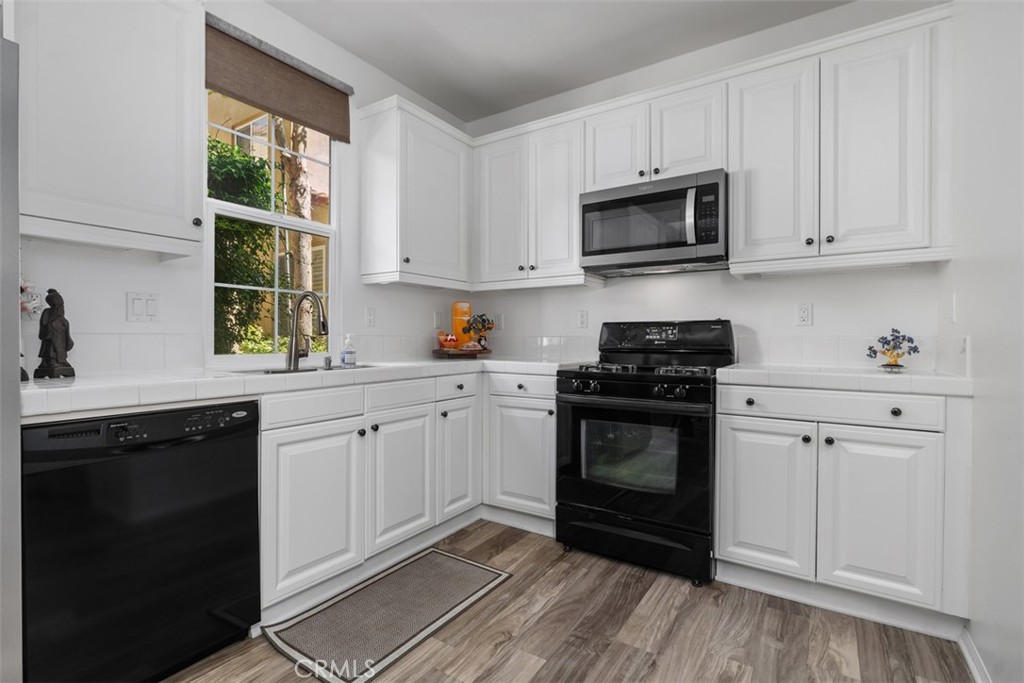80 Great Lawn Property Photo 16