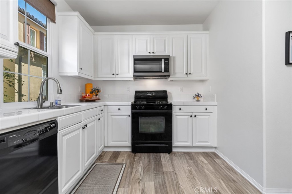 80 Great Lawn Property Photo 18