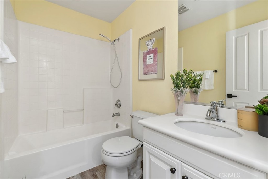 80 Great Lawn Property Photo 27