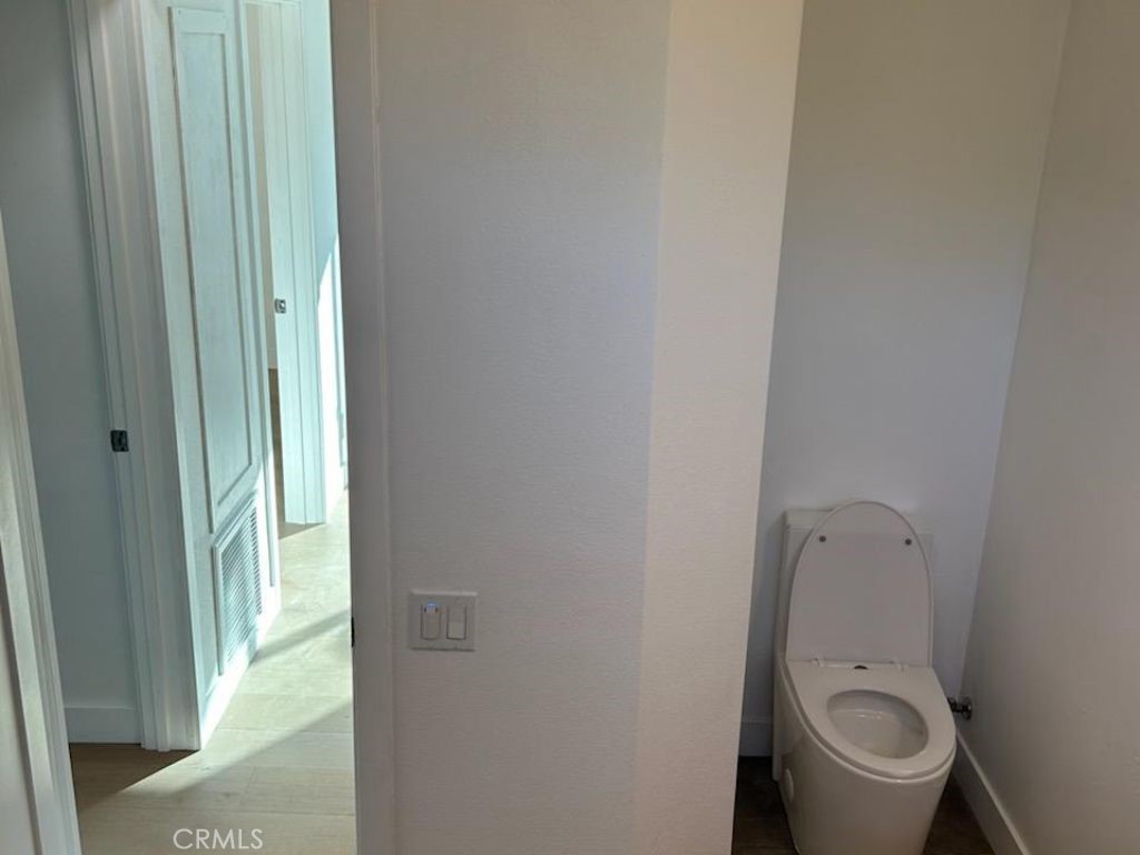2714 Queen Property Photo 6